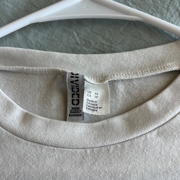 basic tee - Picture 3 of 3